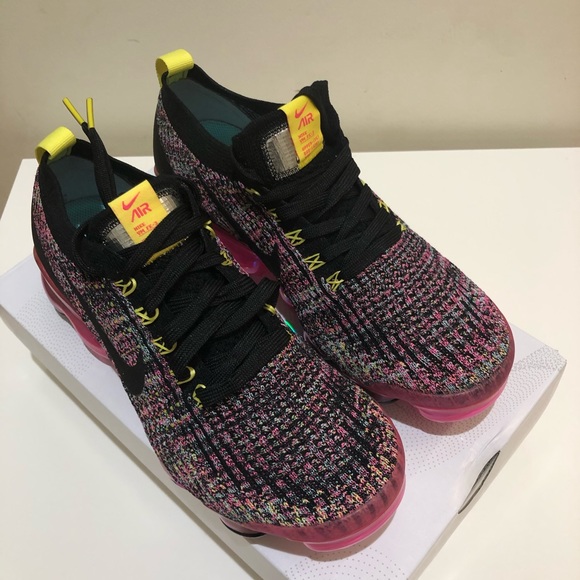 nike vapormax flyknit pink blast